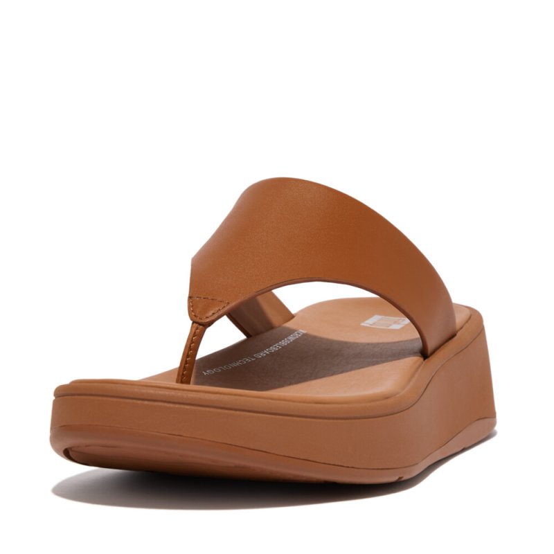 F-MODE LEATHER FLATFORM TOE-POST SANDALS - Light Tan - DROP 11